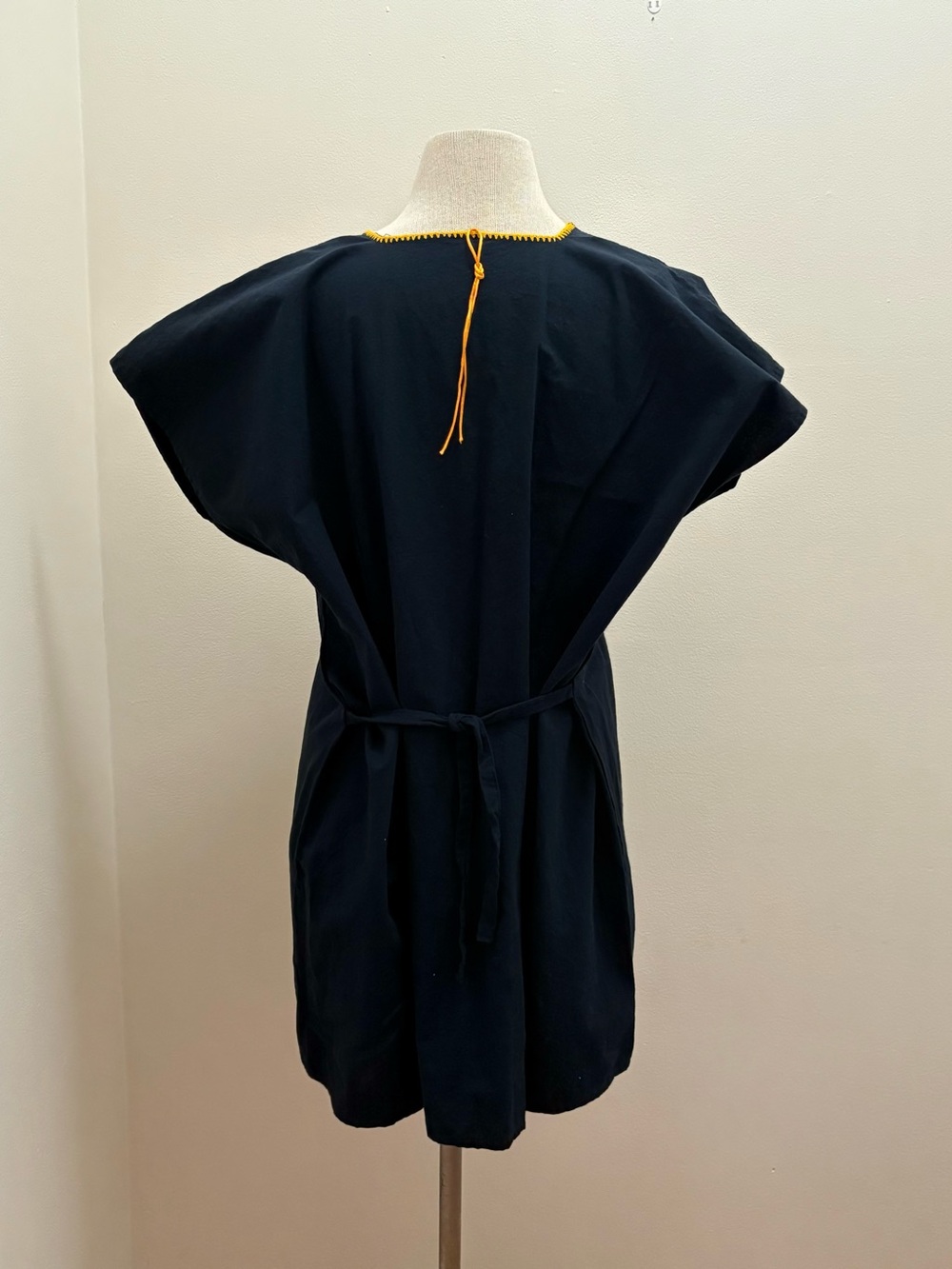 Vintage Mexican Black Embroidered Sunflower Tunic Dress Boho Folk Art Size S-XL - Picture 4 of 14